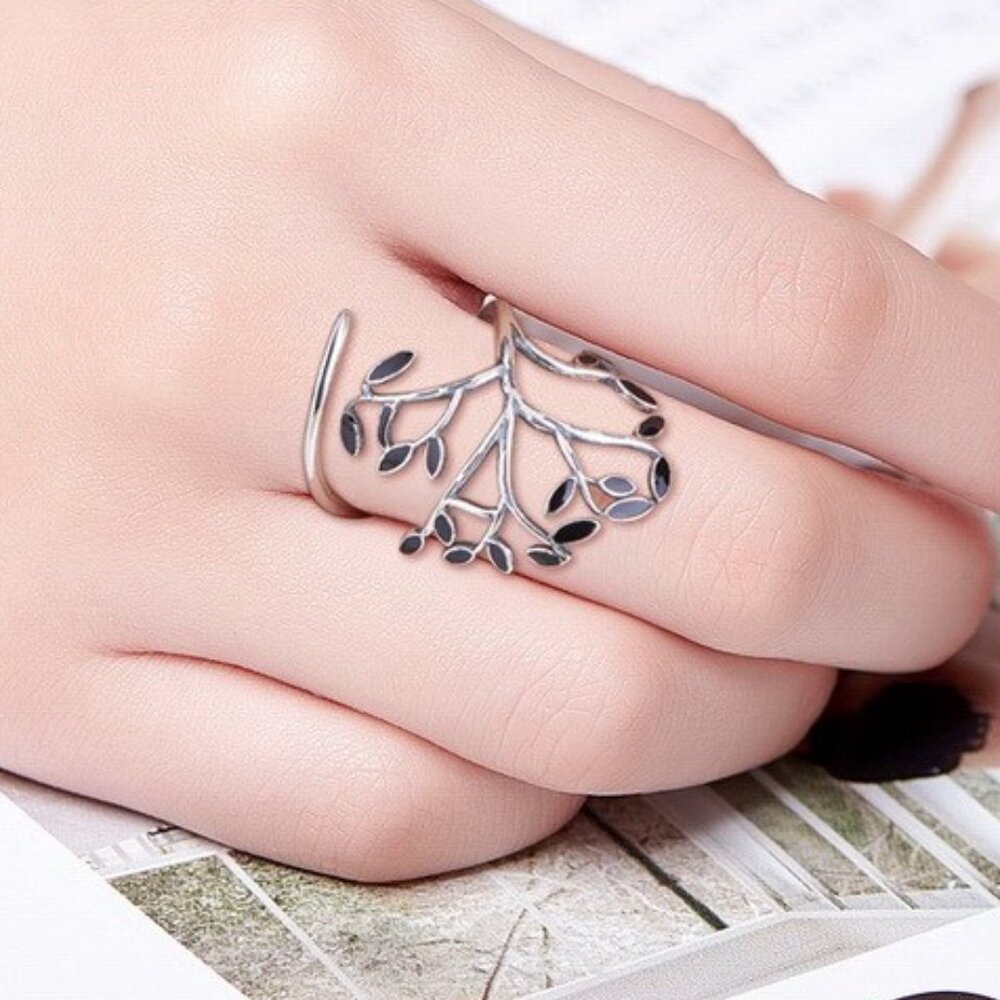 Black enamel leaf adjustable wrap ring in 925 sterling silver Big Dramatic NWOT
